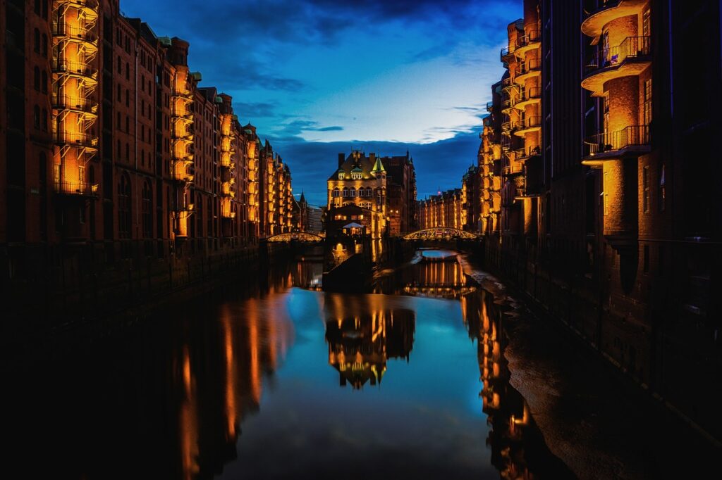 buildings, waterways, illuminated-1868962.jpg